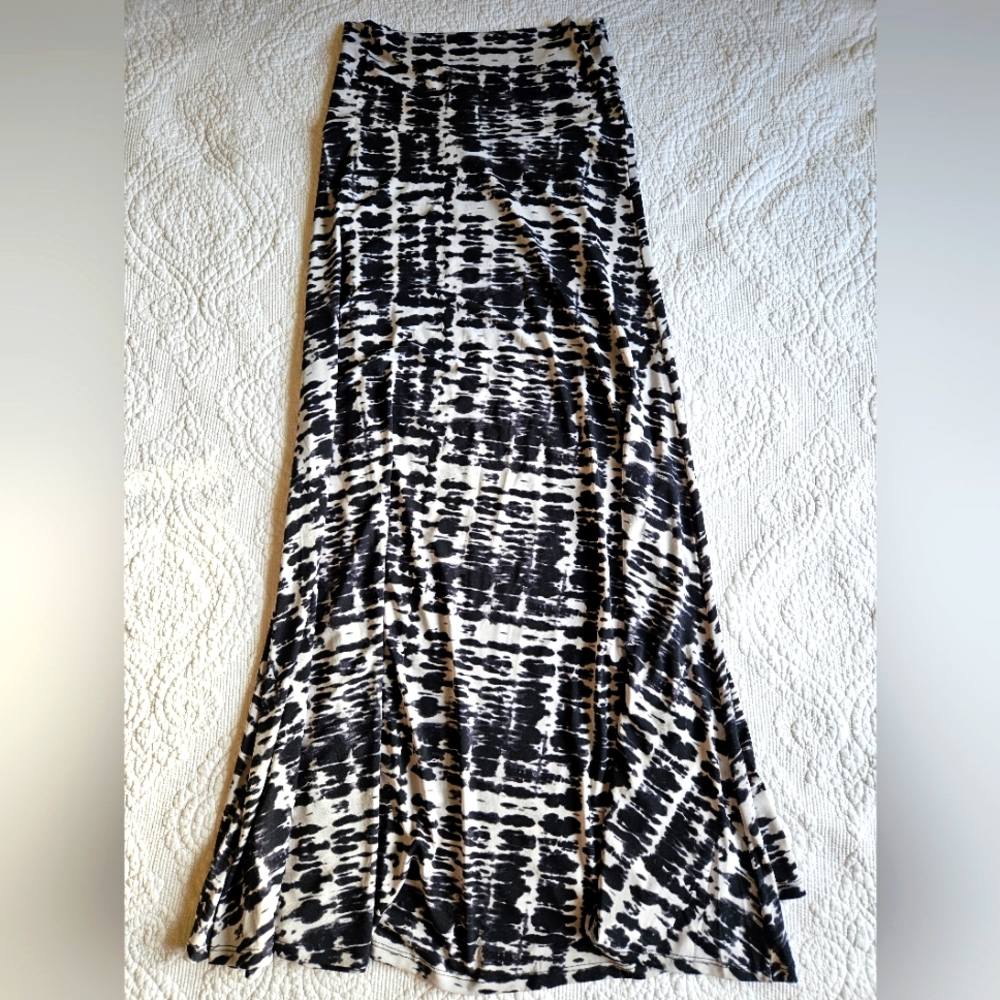 NWOT LuLaRoe Small Black & White Tie-Dye Maxi Skirt